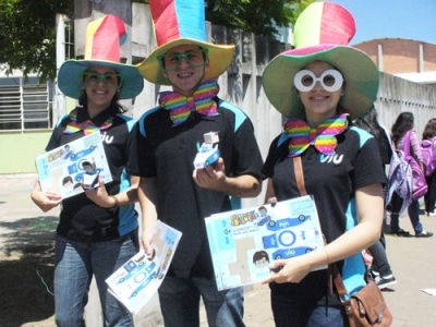 Equipe de promoção da Viu visita escolas