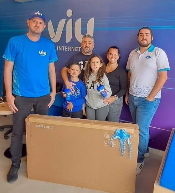 Cliente ganha Smart TV em promoção da Viu Internet
