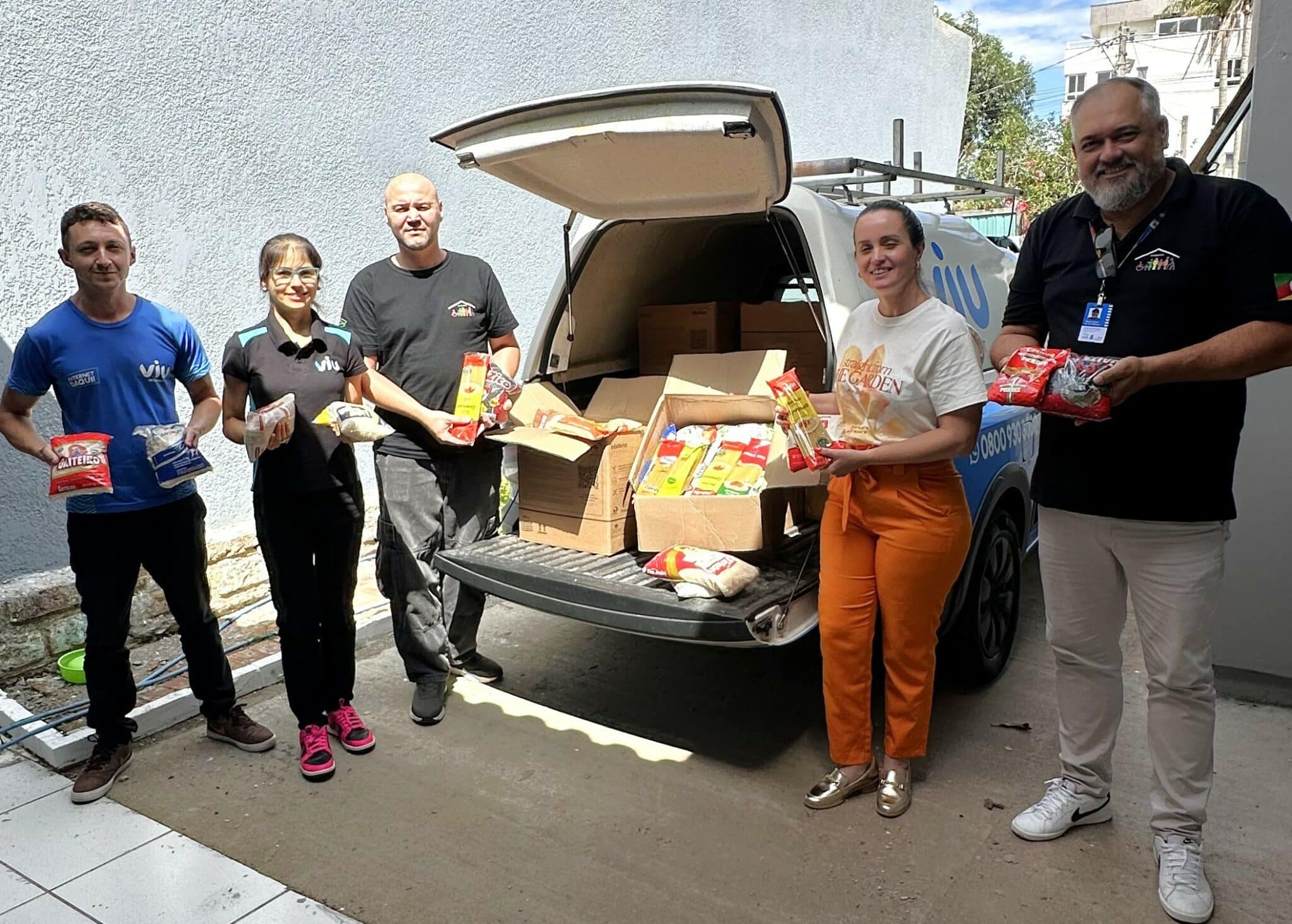 Viu Internet doa alimentos a Tramandaí por meio da Instalação Solidária