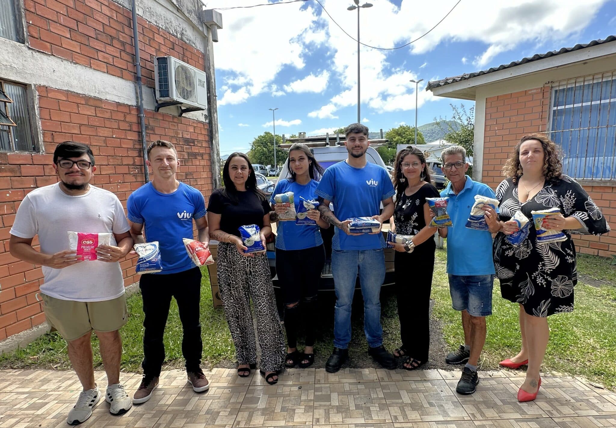Viu Internet inicia 2026 doando mais de 400 kg de alimentos em Osório
